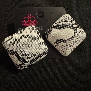 Paparazzi Black and White Snake Pattern Earrings